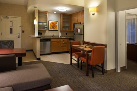 Suite, 1 Bedroom | In-room safe, desk, iron/ironing board, free cribs/infant beds