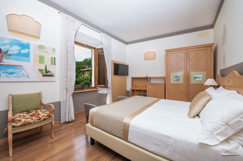 Double Room | 1 bedroom, premium bedding, minibar, in-room safe