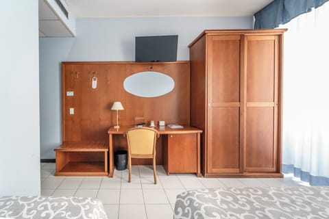 1 bedroom, premium bedding, down comforters, pillowtop beds