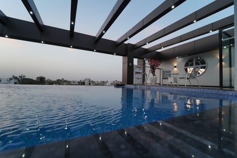 Indoor pool, outdoor pool