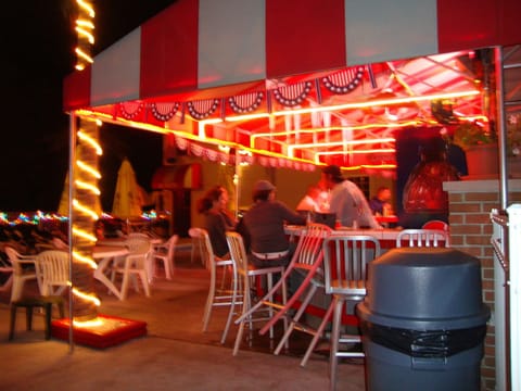 Poolside bar