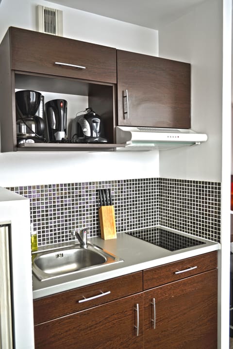 Premium Studio | Private kitchen | Fridge, microwave, stovetop, espresso maker