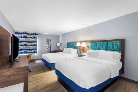 Two double beds ns | Desk, laptop workspace, iron/ironing board, cribs/infant beds