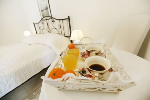 Budget Room | Room service - dining