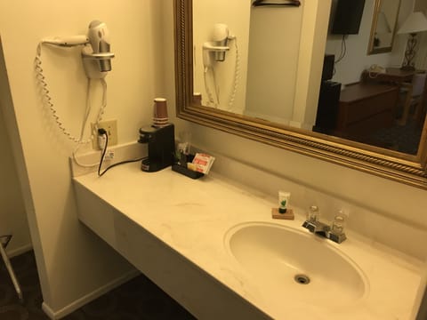 Standard Double Room, 2 Queen Beds | Bathroom sink