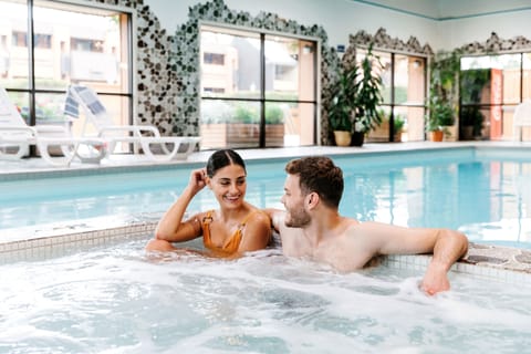 Indoor spa tub