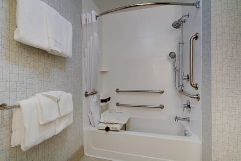 Standard Room, 2 Queen Beds, Accessible (Communications, Accessible Tub) | Bathroom | Free toiletries, hair dryer, towels