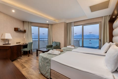 Suite Sea View | Premium bedding, minibar, in-room safe, desk