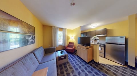 Deluxe Suite, 2 Bedrooms | Premium bedding, pillowtop beds, blackout drapes, iron/ironing board