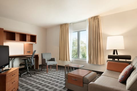 Suite, 2 Bedrooms (Mobility/Hearing Accessible, Tub) | Premium bedding, desk, laptop workspace, blackout drapes