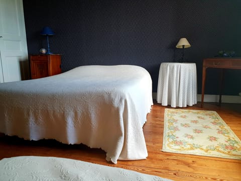 Triple Room | Individually decorated, individually furnished, free WiFi, bed sheets