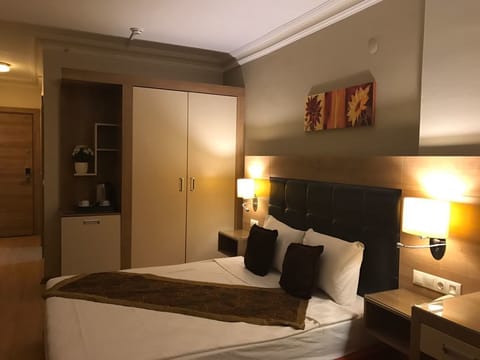 Standard Room, 1 Double or 2 Twin Beds | View from room