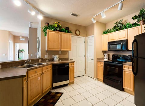 Condo | Private kitchen | Full-size fridge, microwave, oven, stovetop