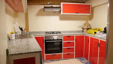 Basic Apartment, 1 Bedroom | Private kitchen