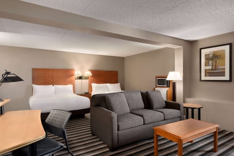 Suite, 2 Queen Beds, Non Smoking (No pet friendly) | Desk, laptop workspace, blackout drapes, soundproofing