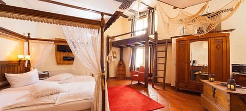 Exclusive Room (Gulliver) | In-room safe, free WiFi, bed sheets