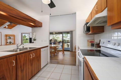 Condo, 2 Bedroom, Partial Ocean View (Unit 1403, 2 Bath) | Private kitchen | Fridge, microwave, oven, stovetop