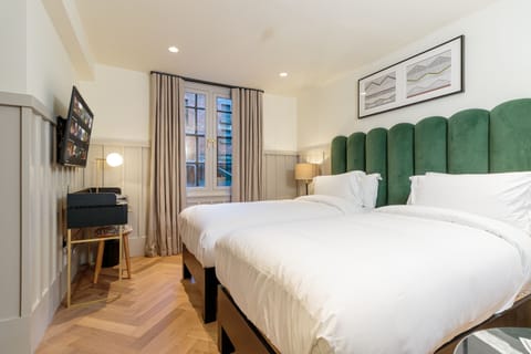 Deluxe Double Room | Egyptian cotton sheets, premium bedding, Select Comfort beds, minibar