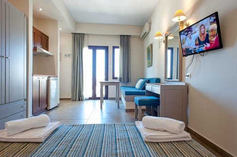 Studio | Living area | LCD TV