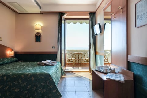 Standard Double Room | 1 bedroom, Frette Italian sheets, minibar, in-room safe