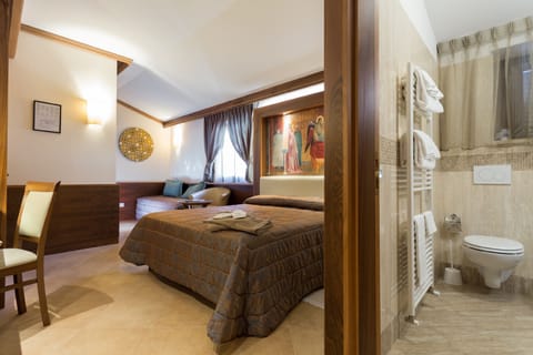 Superior Triple Room | 1 bedroom, Frette Italian sheets, minibar, in-room safe