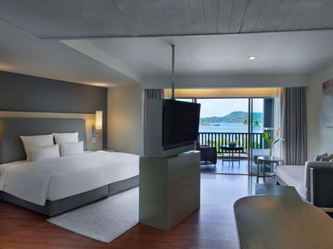 Junior Suite, 1 Bedroom, Sea View | 1 bedroom, premium bedding, down comforters, minibar