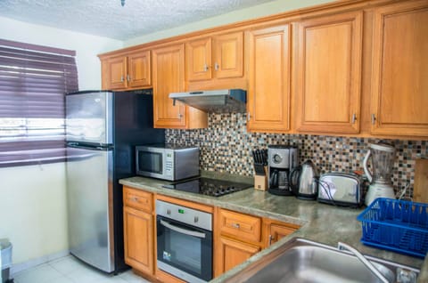 Superior Villa, 2 Bedrooms (336B) | Private kitchen | Fridge, microwave, stovetop, coffee/tea maker