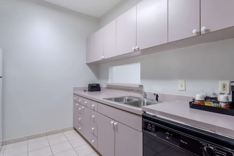 Suite, Multiple Beds, Non Smoking | Private kitchenette | Mini-fridge, microwave, coffee/tea maker