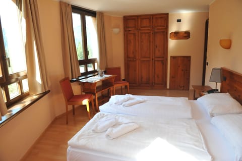 Family Room, 2 Bedrooms | Desk, cribs/infant beds, free WiFi, bed sheets