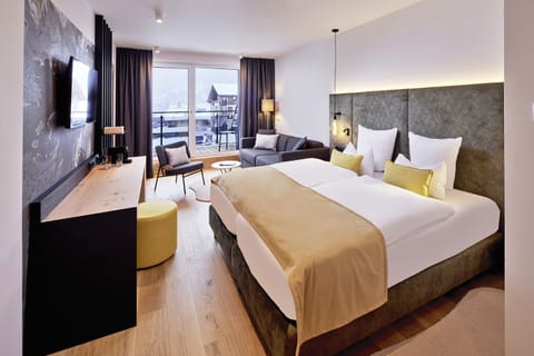 Premium Double Room | Minibar, in-room safe, desk, laptop workspace