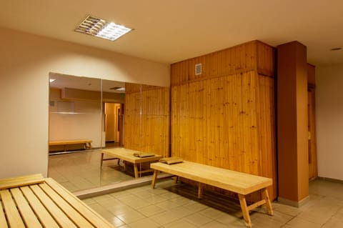 Sauna, spa tub, body treatments, hydrotherapy, aromatherapy