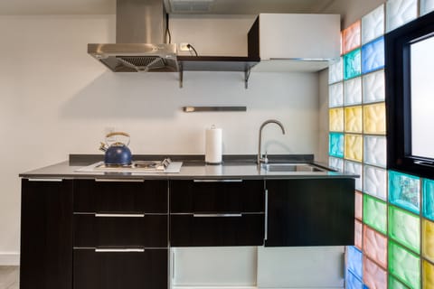 Standard Studio | Private kitchen | Full-size fridge, microwave, stovetop, cookware/dishes/utensils