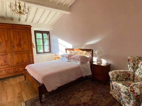 Deluxe Room | Down comforters, individually decorated, individually furnished, desk