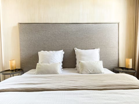 Suite du Bellay | Blackout drapes, free WiFi, bed sheets