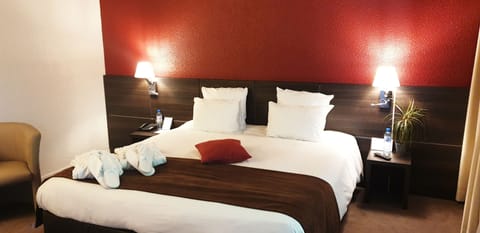 Premium bedding, in-room safe, desk, laptop workspace