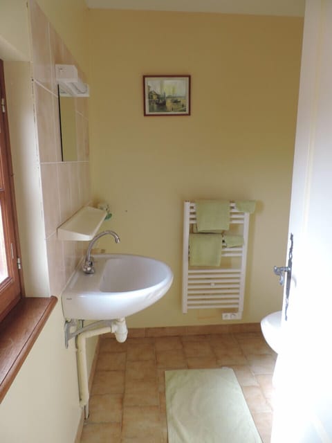 Double Room (Beige) | Bathroom | Shower, hair dryer, towels