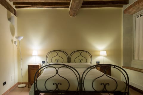 Double Room | Desk, iron/ironing board, cribs/infant beds, rollaway beds