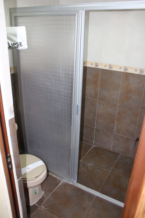 Double Room, 1 King Bed, Non Smoking | Bathroom shower