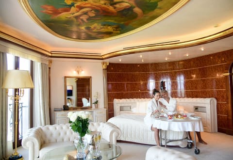 Presidential Suite, Sea View | In-room dining