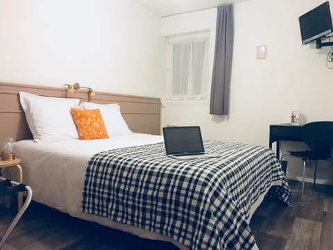 Standard Double Room | Blackout drapes, soundproofing, iron/ironing board, free WiFi