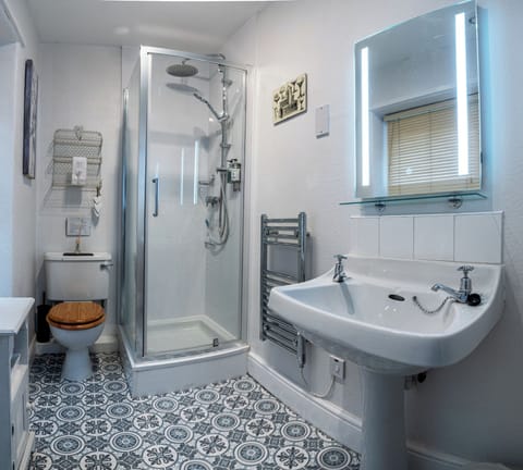 Double Room, Ensuite (Room 3) | Individually decorated, individually furnished, desk, free WiFi