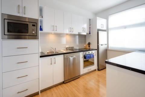 Hobart Cityscape Apartment 3 Fawkner   | Private kitchen | Fridge, microwave, stovetop, espresso maker