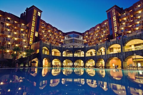 Outdoor pool, pool umbrellas