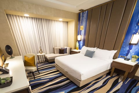 Premium bedding, pillowtop beds, minibar, in-room safe