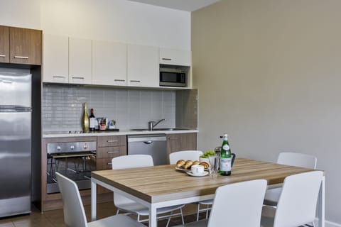 Apartment, 2 Bedrooms | Private kitchen | Microwave, stovetop, coffee/tea maker, electric kettle