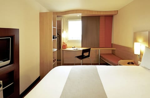 Standard Double Room, 1 Double Bed | Blackout drapes, soundproofing, free WiFi, bed sheets