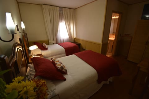 Standard Twin Room, 2 Twin Beds | In-room safe, desk, iron/ironing board, free WiFi