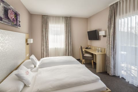 Double Room | Premium bedding, in-room safe, desk, rollaway beds