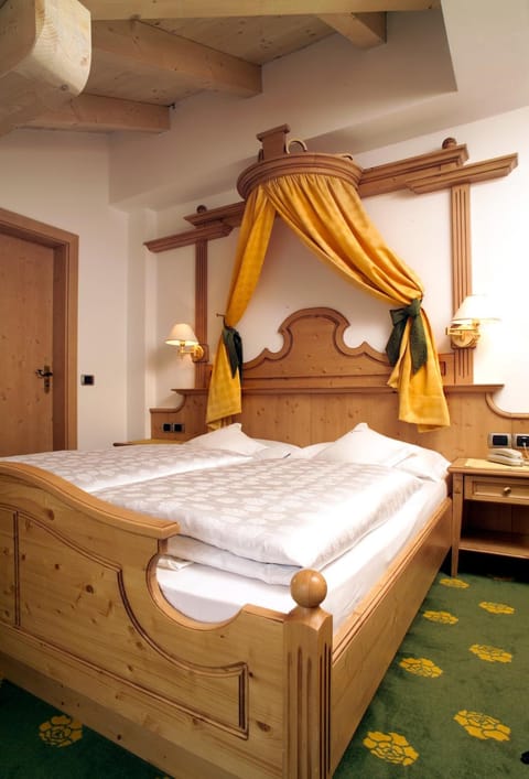 In-room safe, desk, free WiFi