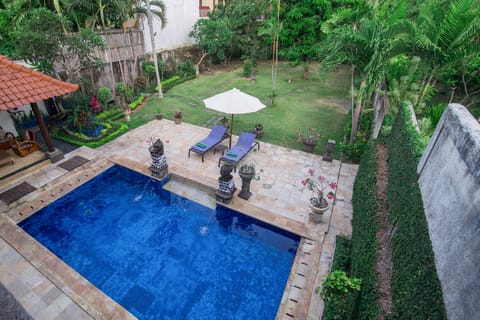 Three Bedroom Villa | Outdoor banquet area